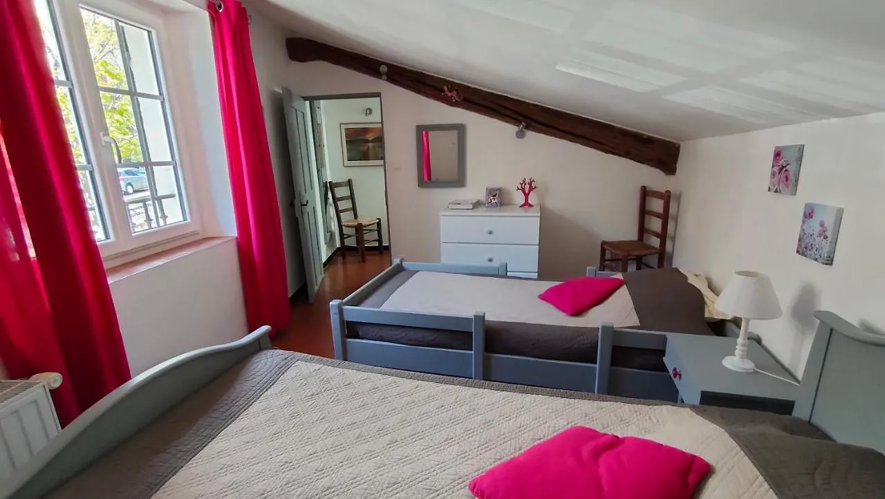 Gîte LA BOUSCARLE Moissac-Bellevue Hébergement de vacances